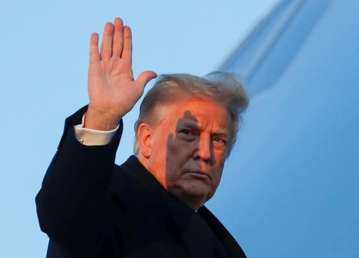 Підтверджена послідовність: як Трампа перевели з Air Force One на C-32A в Анкарі