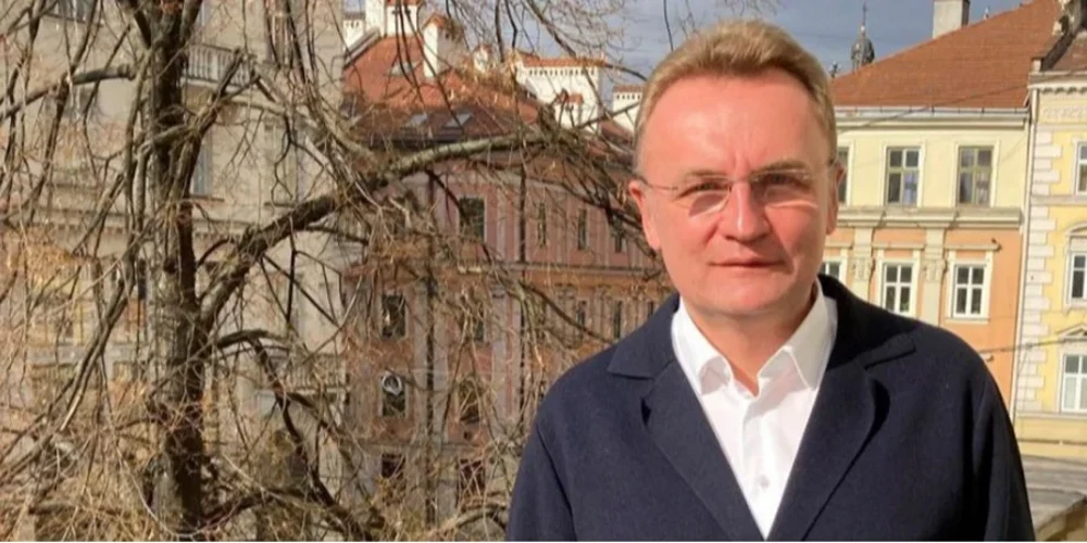 Садовий повідомив про знахідку в авто: акумулятор сідав двічі за місяць