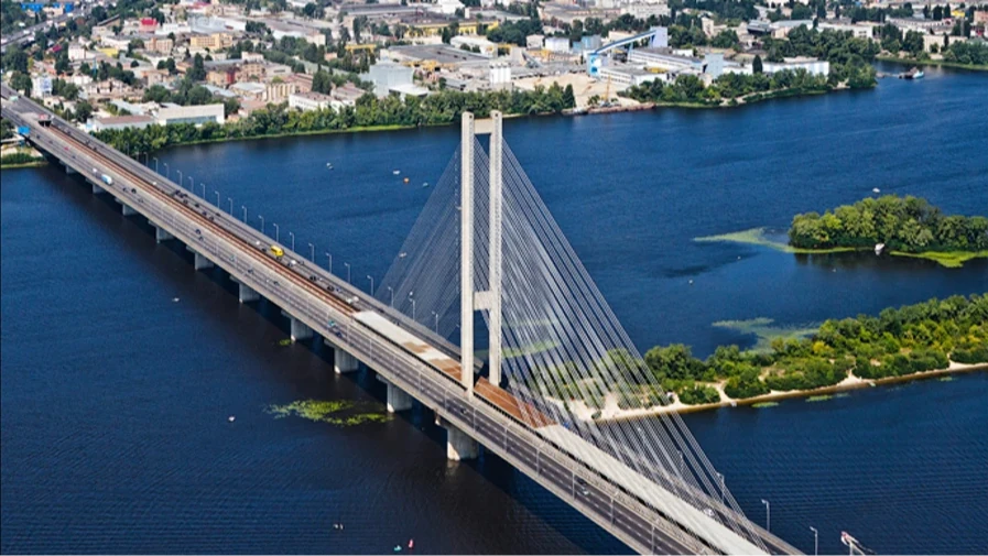 Хроніка обмежень руху мостами Києва 2 жовтня: від нічних ударів до ранкових оновлень
