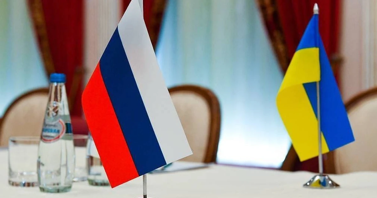 Президент України Володимир Зеленський під час спілкування з журналістами